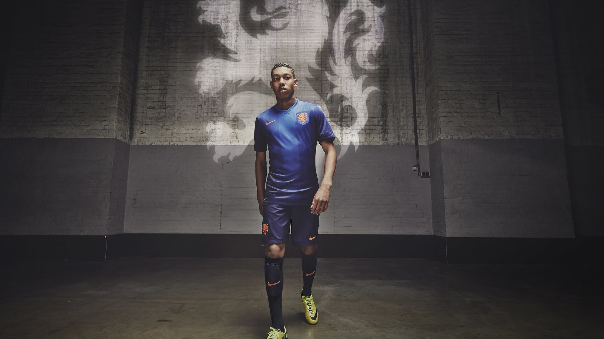 开云·体育官网APP下载-传奇球星的“非凡人生”，从巅峰到公益的华丽转身，传奇球员law